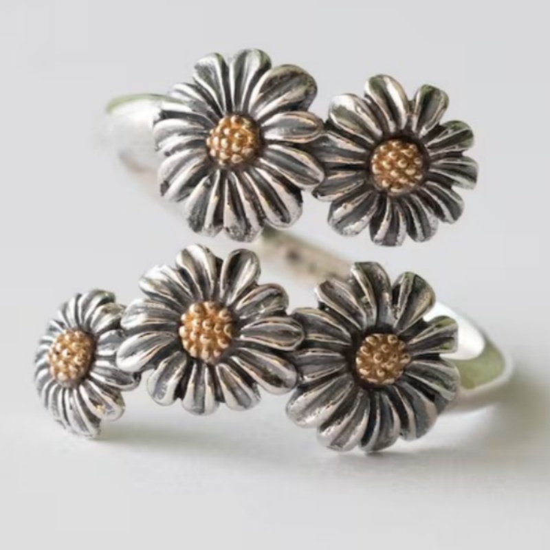Retro Two-tone Adjustable Five-Daisy Openwork Ring for Women